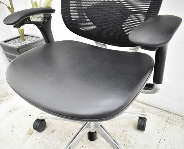 オカムラ コンテッサ ポリッシュ 可動肘付 ランバーサポート 革張り 2023030702【中古オフィス家具】【中古】