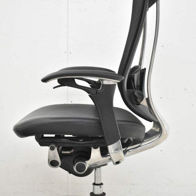 オカムラ コンテッサ ポリッシュ 可動肘付 ランバーサポート 革張り 2023030702【中古オフィス家具】【中古】