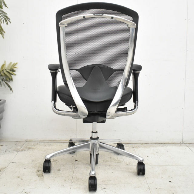 オカムラ コンテッサ ポリッシュ 可動肘付 ランバーサポート 革張り 2023030702【中古オフィス家具】【中古】