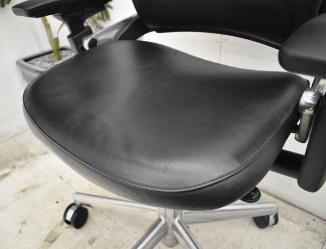 スチールケース リープV2 USモデル 可動肘付 ランバーサポート 革張り アルミポリッシュ 2023032001【中古オフィス家具】【中古】