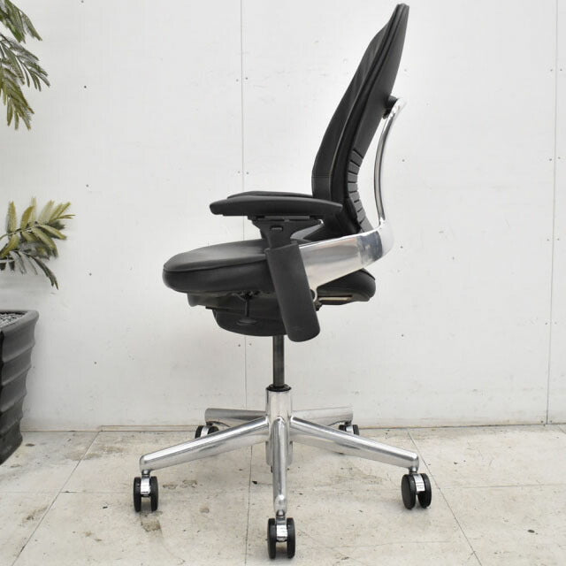スチールケース リープV2 USモデル 可動肘付 ランバーサポート 革張り アルミポリッシュ 2023032003【中古オフィス家具】【中古】