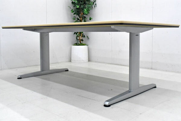 オカムラ リフティオシリーズ 会議テーブル W2100 2017110803【中古オフィス家具】【中古】