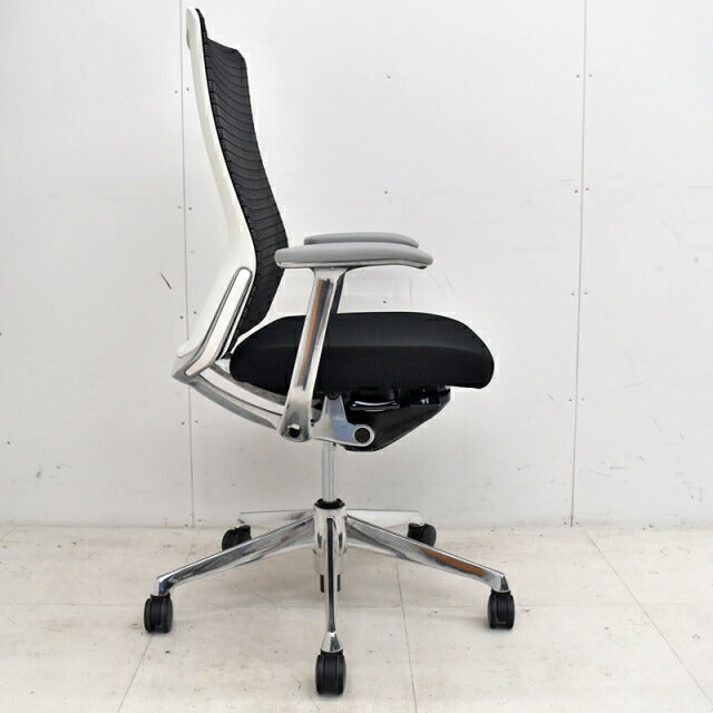 オカムラ コーラルチェア 固定肘 ブラック 2018060507【中古オフィス家具】【中古】
