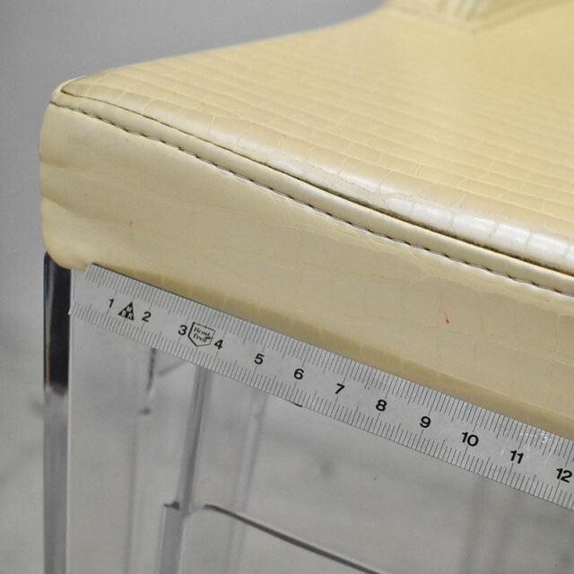 カルテル マドモアゼル Mademoiselle クロコダイルプリント アイボリー W530 2019050808【中古オフィス家具】【中古】