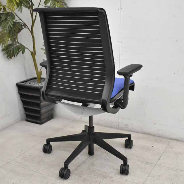 スチールケース シンクチェア ブラック 固定肘 背3Dニットタイプ 2020061204【中古オフィス家具】【中古】