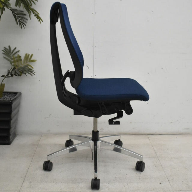 イトーキ セレーオ 肘なし ネイビーブルー 2020062604【中古オフィス家具】【中古】