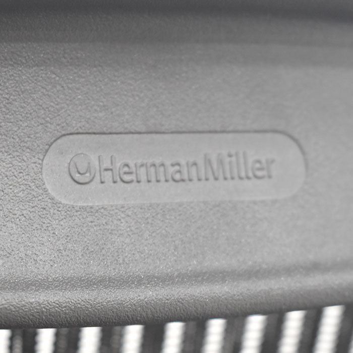 ハーマン・ミラー　アーロンチェア　Bサイズ　フル装備　ランバーサポート　肘レバータイプ　2023082105【中古オフィス家具】【中古】