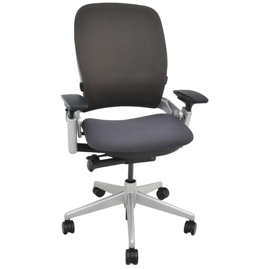 【中古】スチールケース　リープ Ｖ２　3Dニット プラチナフレーム　USモデル　ランバーサポート　可動肘（新型肘パット）USモデル　2021080401【中古オフィス家具】