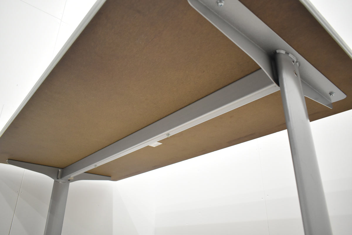 【中古】オカムラ　8177シリーズ　ミーティングテーブル　T字脚　幅1500　2025102405【中古オフィス家具】