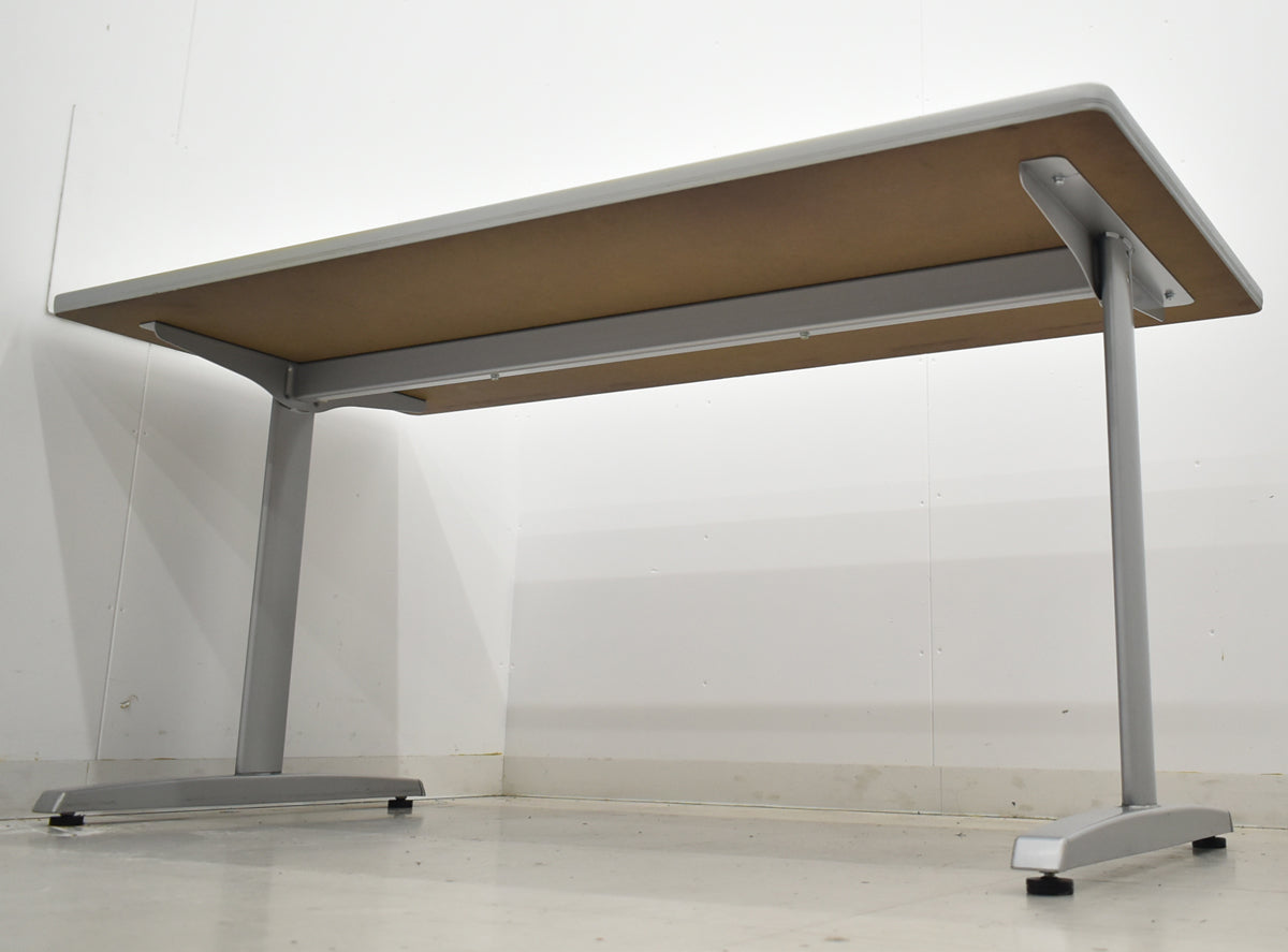 【中古】オカムラ　8177シリーズ　ミーティングテーブル　T字脚　幅1500　2025102405【中古オフィス家具】