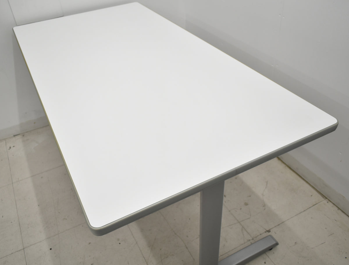 【中古】オカムラ　8177シリーズ　ミーティングテーブル　T字脚　幅1500　2025102405【中古オフィス家具】