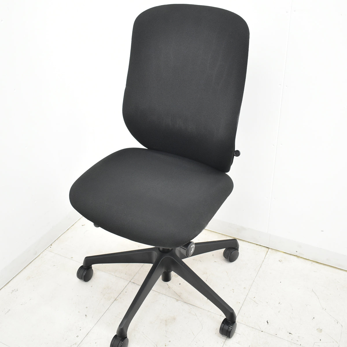 【中古】オカムラ　シルフィー　ハイバック　肘なし　バックカーブアジャスト　前傾機能　2025102702【中古オフィス家具】