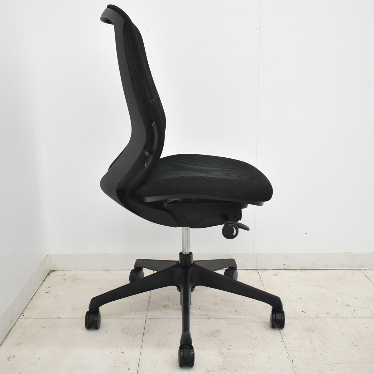 中古】オカムラ シルフィー ハイバック 肘なし バックカーブアジャスト