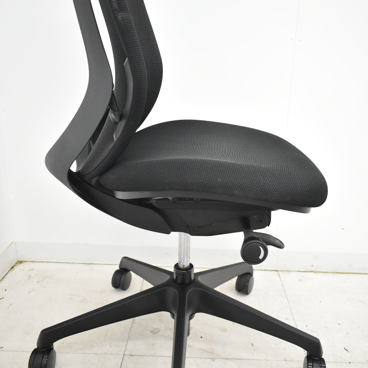 【中古】オカムラ　シルフィー　ハイバック　肘なし　バックカーブアジャスト　前傾機能　2025102702【中古オフィス家具】