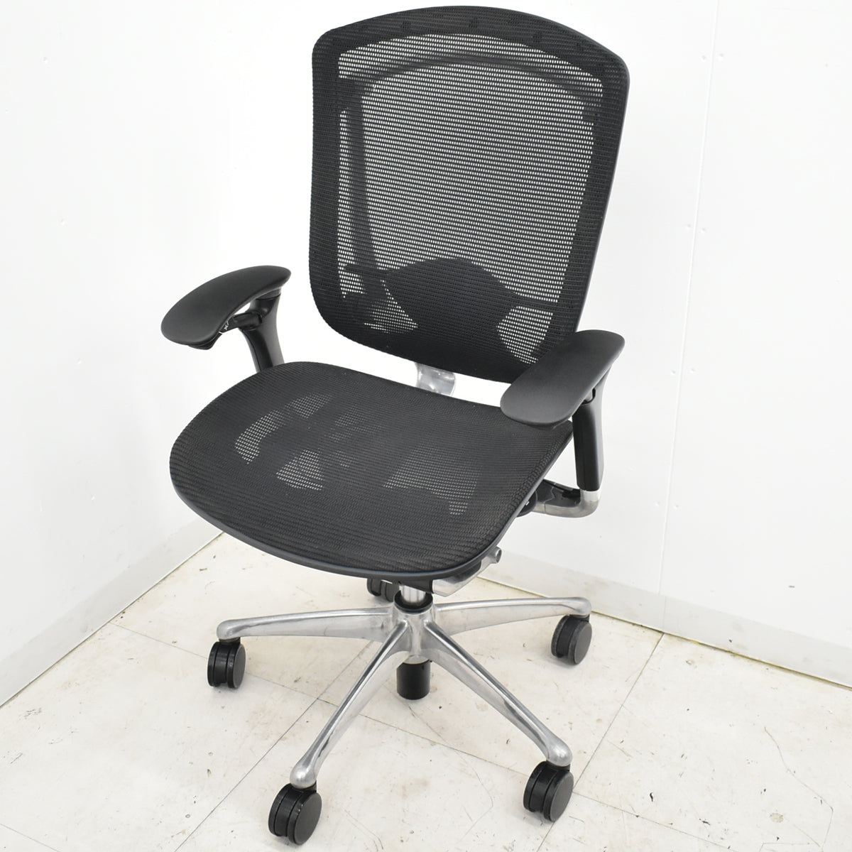 【中古】オカムラ　コンテッサ　可動肘　ランバーサポート　ポリッシュ　2025102704【中古オフィス家具】