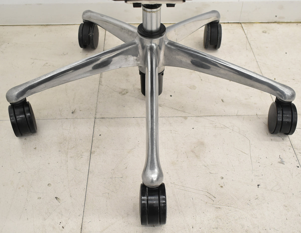 【中古】オカムラ　コンテッサ　可動肘　ランバーサポート　ポリッシュ　2025102704【中古オフィス家具】