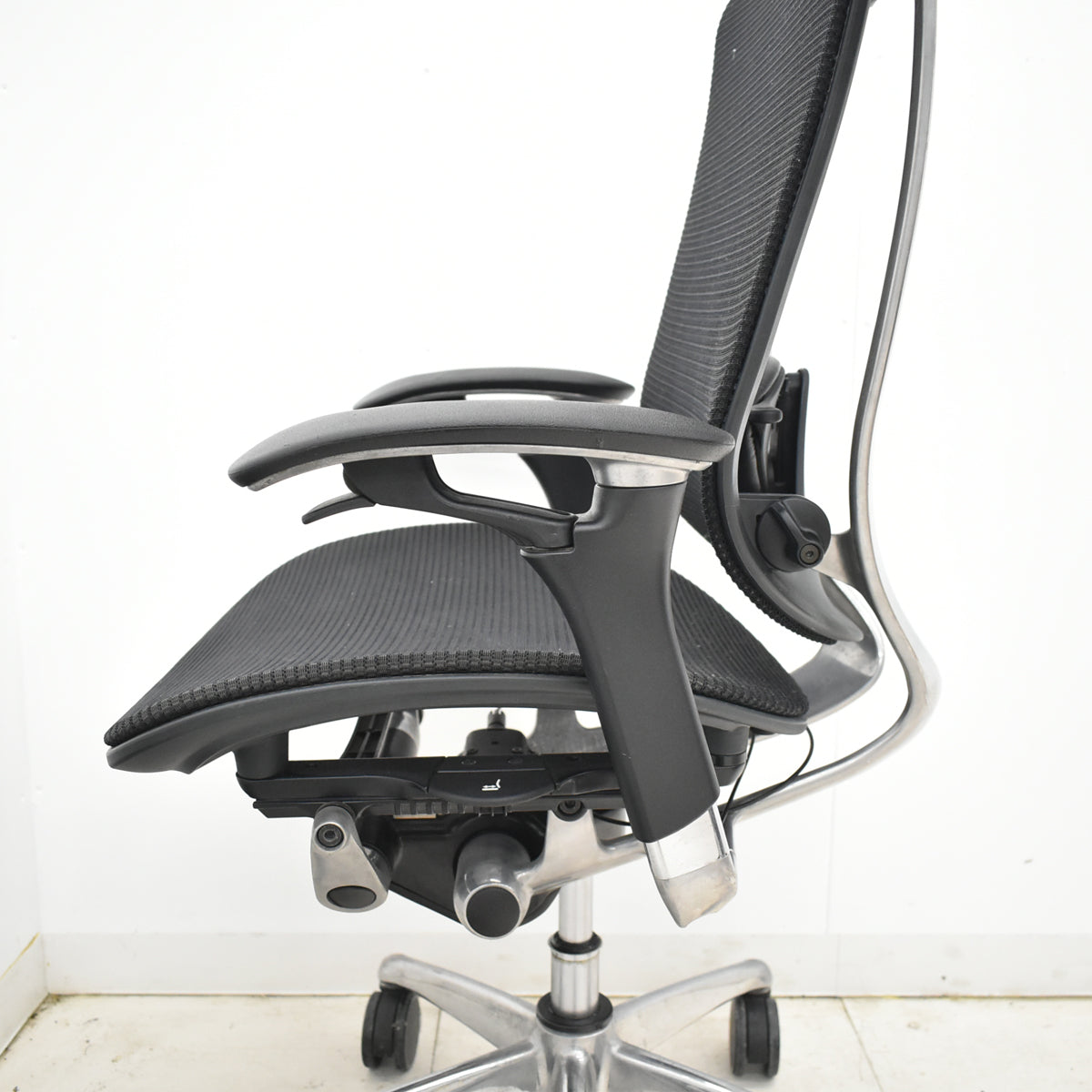 【中古】オカムラ　コンテッサ　可動肘　ランバーサポート　ポリッシュ　2025102704【中古オフィス家具】
