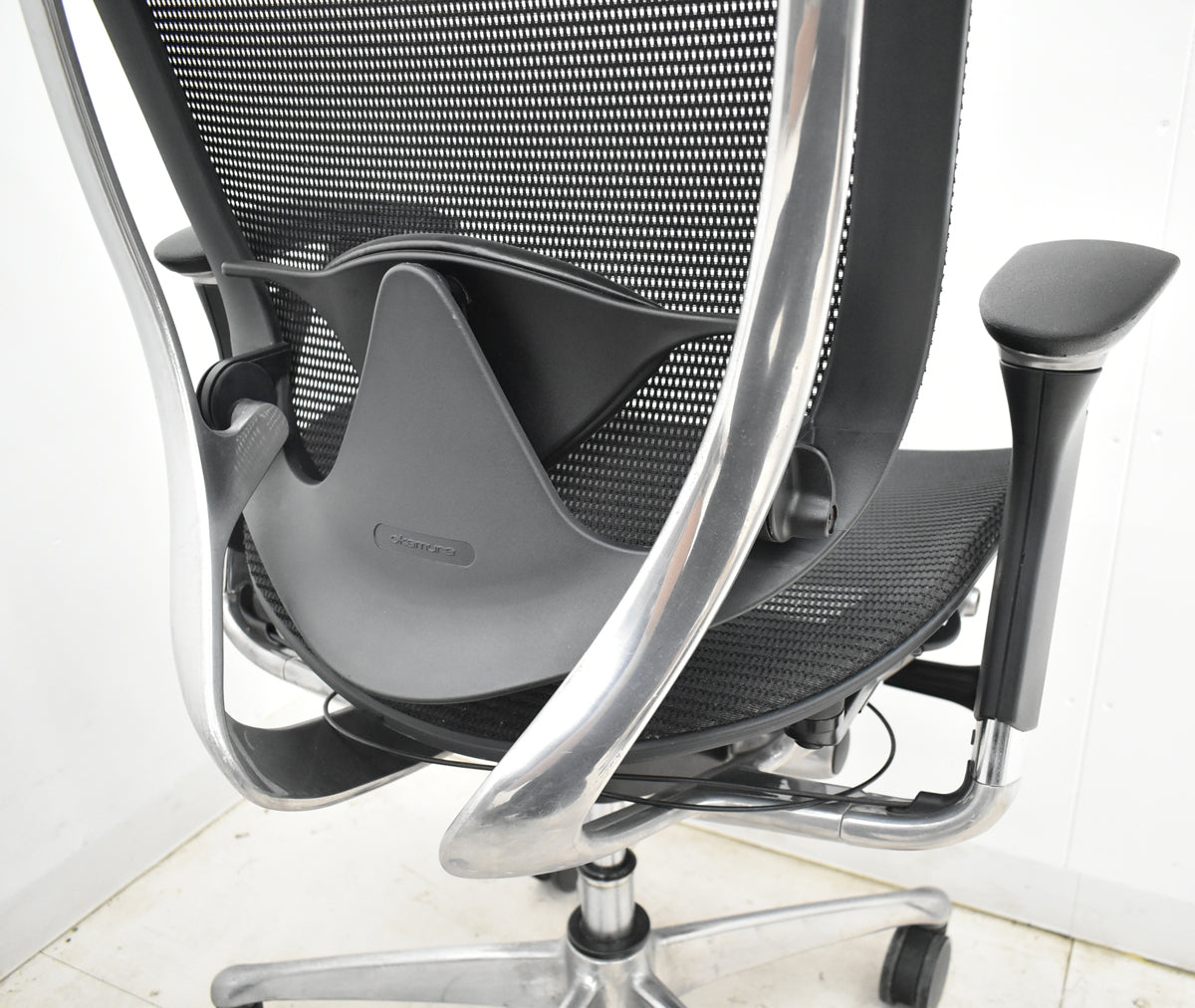【中古】オカムラ　コンテッサ　可動肘　ランバーサポート　ポリッシュ　2025102704【中古オフィス家具】