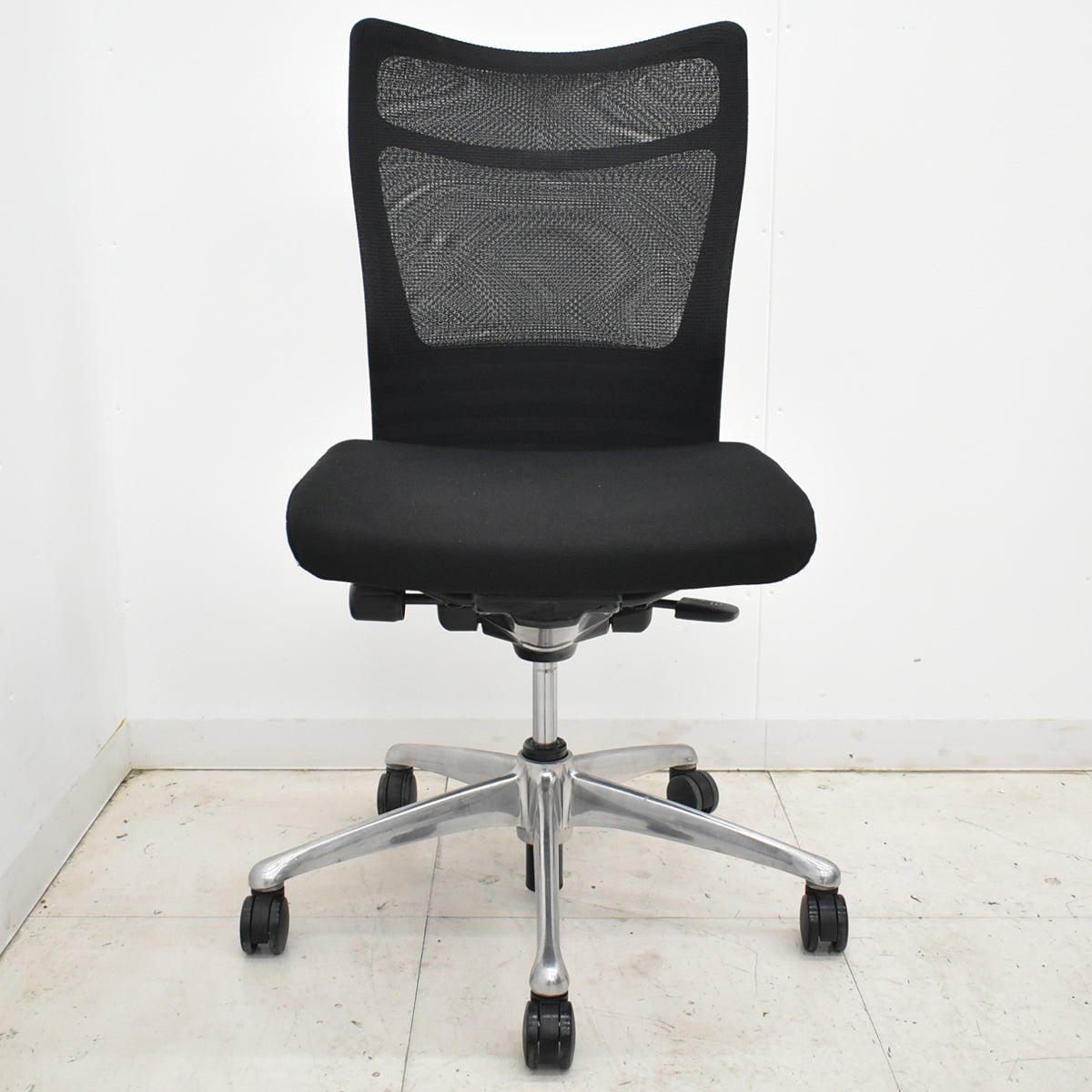 【中古】オカムラ　フィーゴ メッシュEX　肘なし　2025102705【中古オフィス家具】