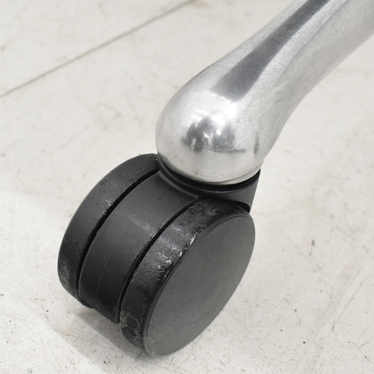 【中古】オカムラ　フィーゴ メッシュEX　肘なし　2025102705【中古オフィス家具】