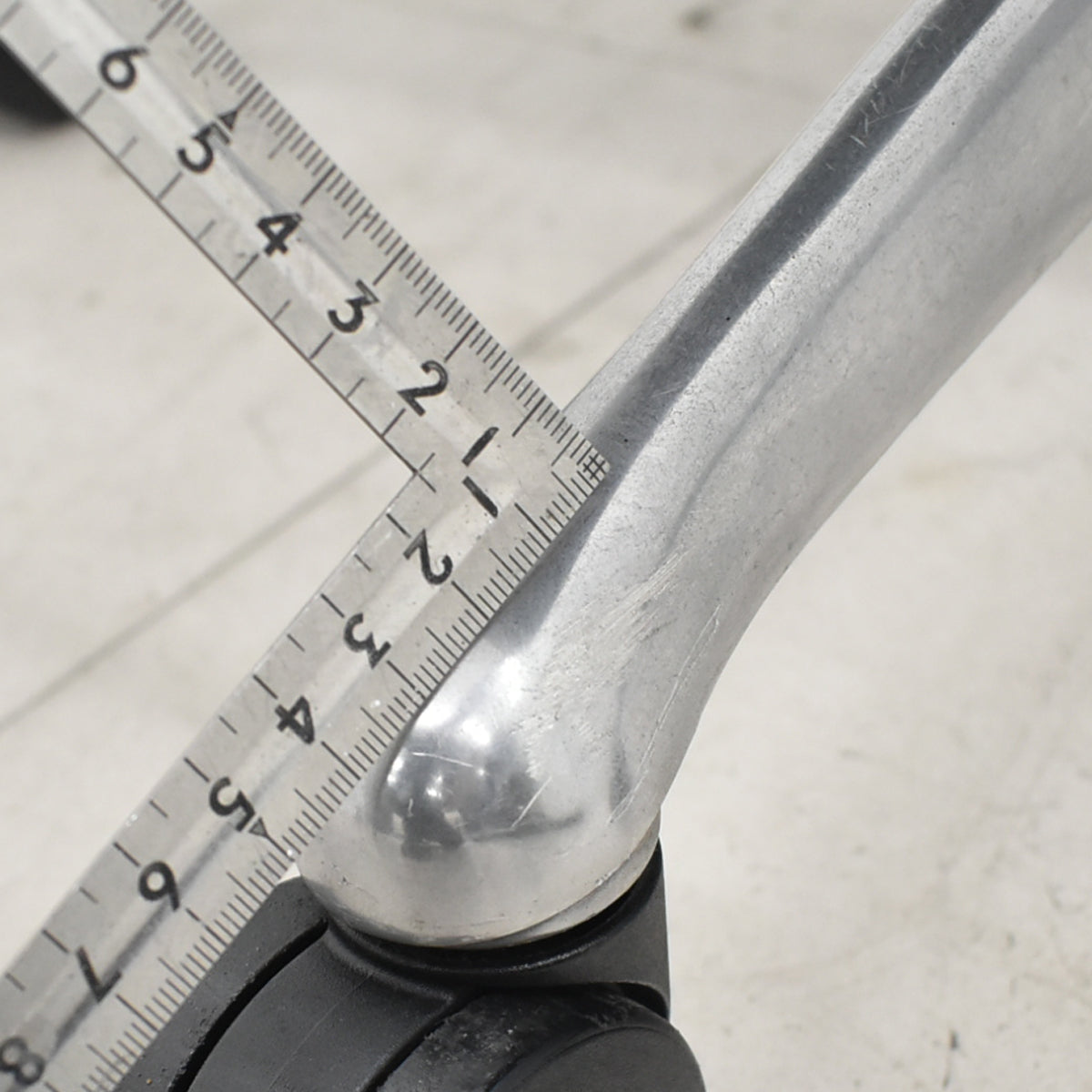 【中古】オカムラ　フィーゴ メッシュEX　肘なし　2025102705【中古オフィス家具】