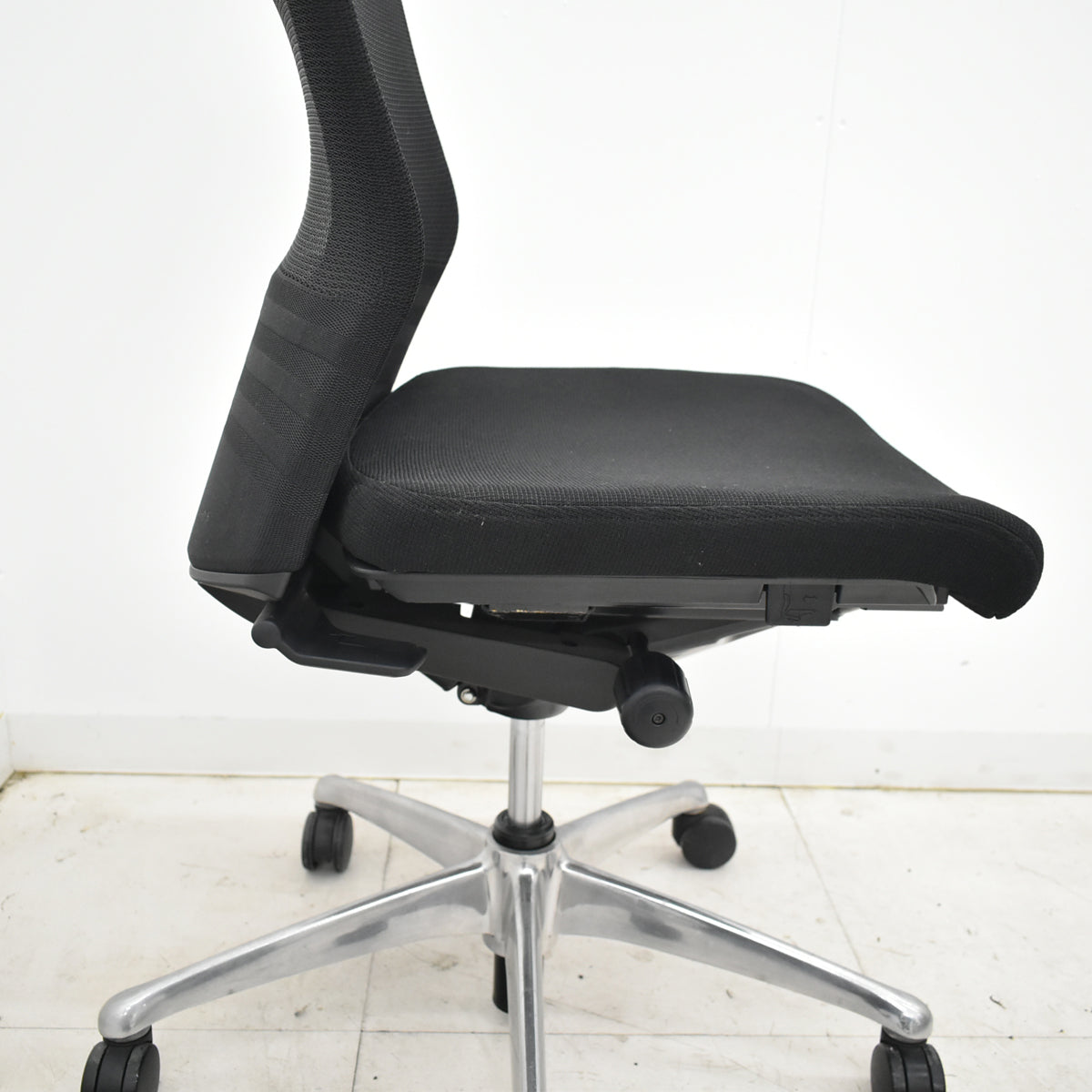 【中古】オカムラ　フィーゴ メッシュEX　肘なし　2025102705【中古オフィス家具】