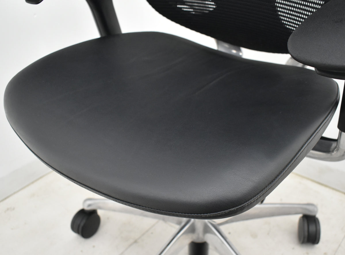 【中古】オカムラ　コンテッサ　可動肘　ランバーサポート　ポリッシュ　革張り　2025102706【中古オフィス家具】