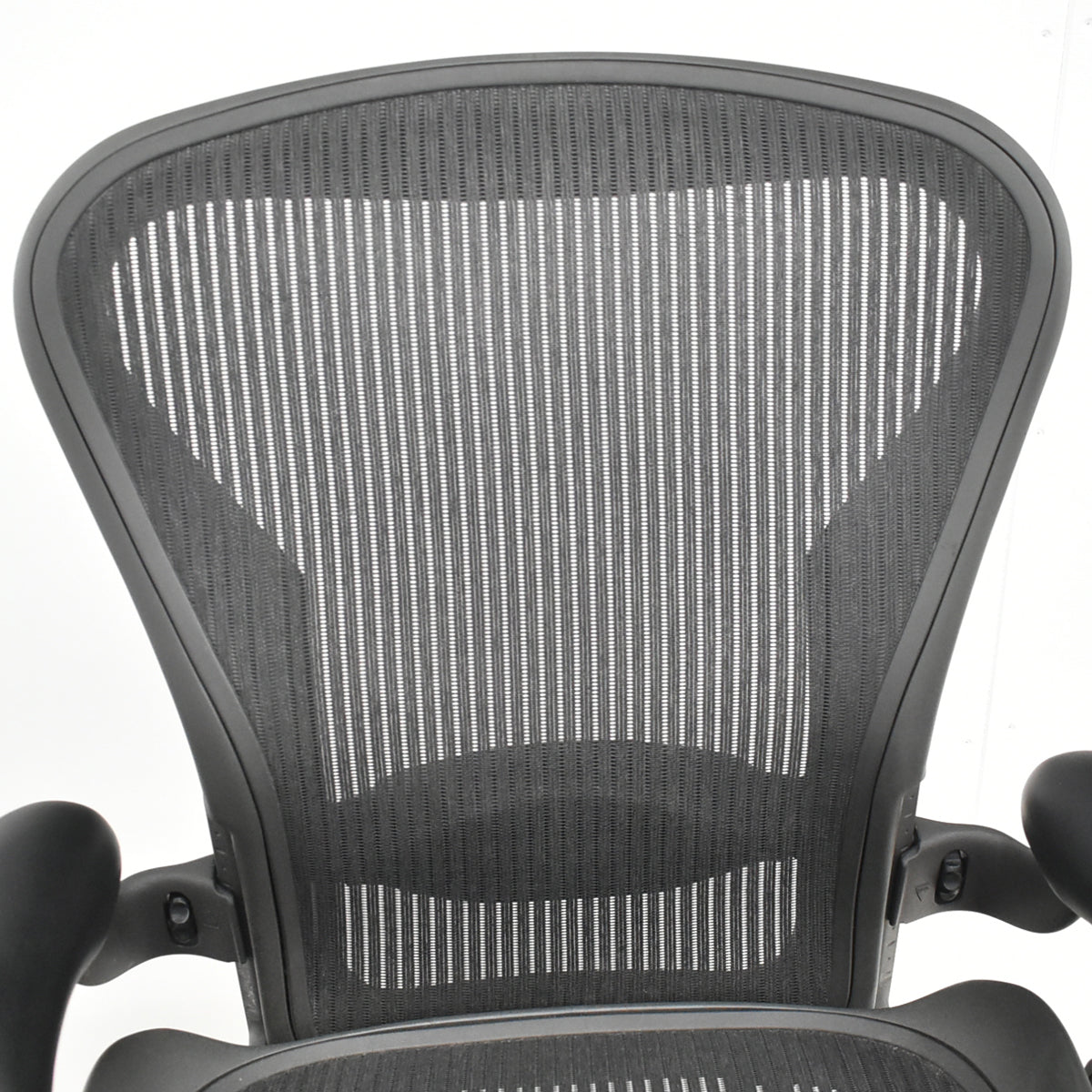 【中古】ハーマンミラー　アーロンチェア　Bサイズ　フル装備　ランバーサポート　昇降ガス新品交換済　2025102801【中古オフィス家具】