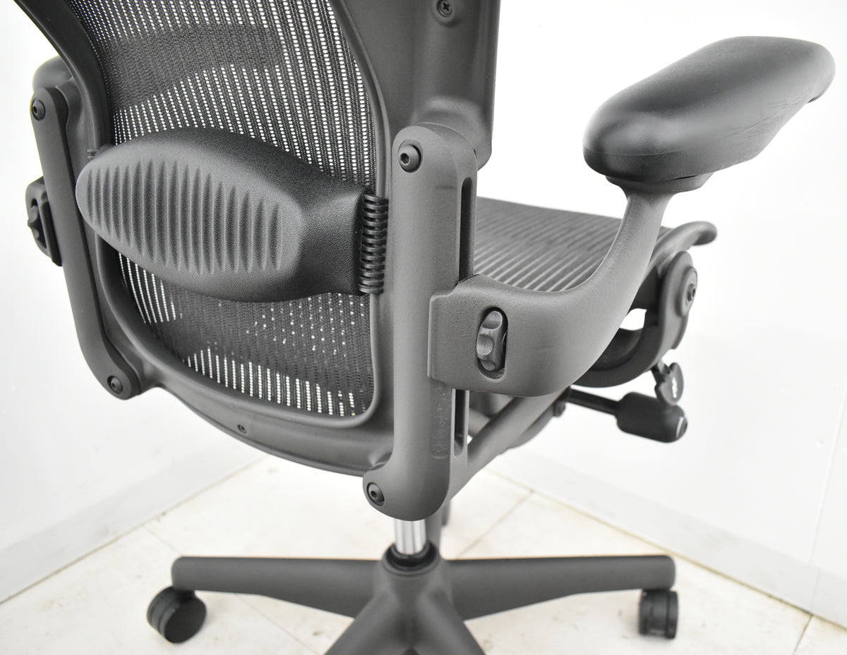 【中古】ハーマンミラー　アーロンチェア　Bサイズ　フル装備　ランバーサポート　昇降ガス新品交換済　2025102801【中古オフィス家具】