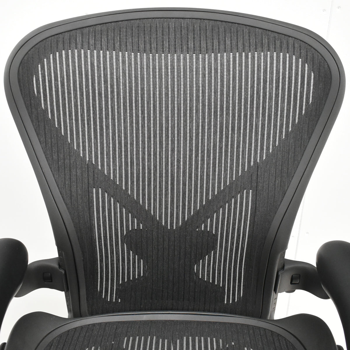 【中古】ハーマンミラー　アーロンチェア　Bサイズ　フル装備　ポスチャーフィット　肘レバータイプ　昇降ガス新品交換済　2025102803【中古オフィス家具】