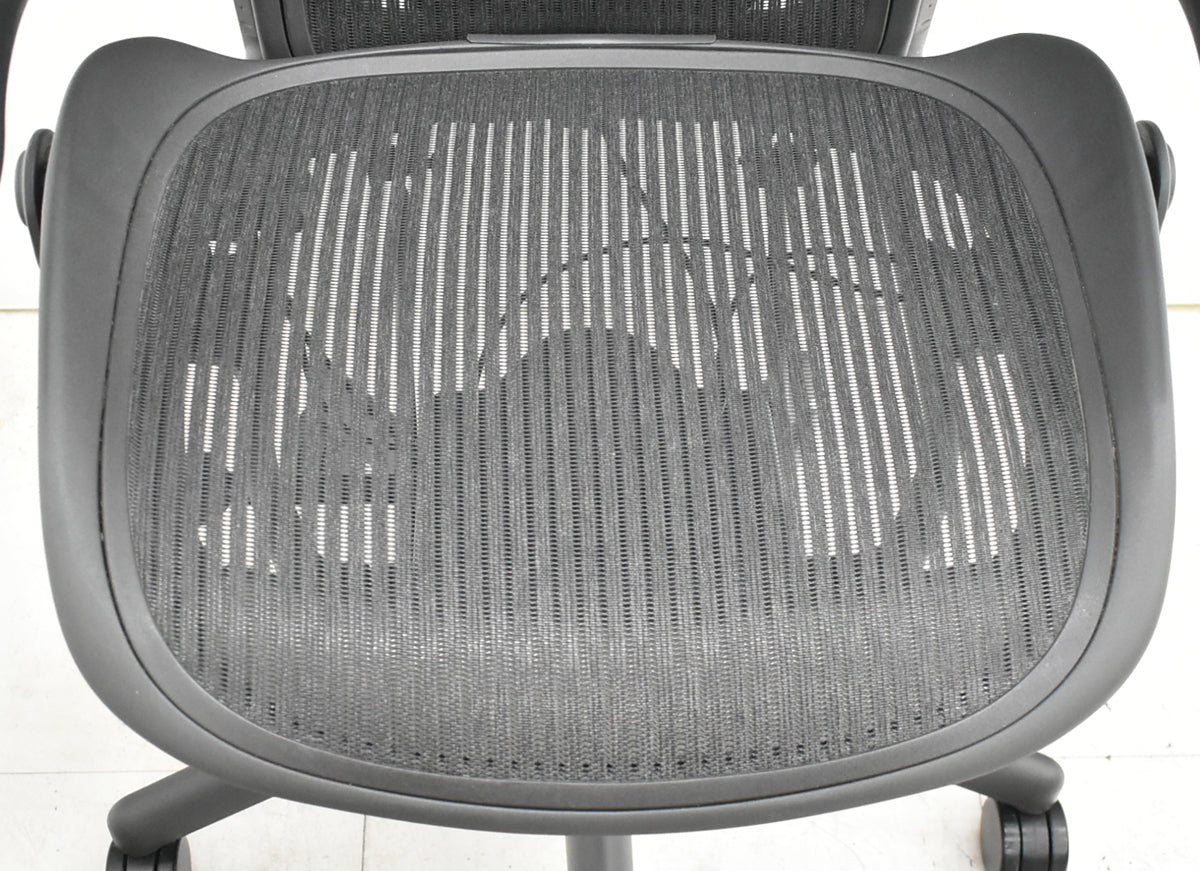 【中古】ハーマンミラー　アーロンチェア　Bサイズ　フル装備　ポスチャーフィット　肘レバータイプ（肘パッド新型）　2025102804【中古オフィス家具】