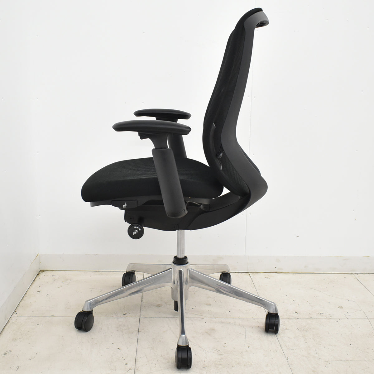 【中古】オカムラ　シルフィー　ハイバック　可動肘　バックカーブアジャスト　前傾機能　ポリッシュ　2025102901【中古オフィス家具】