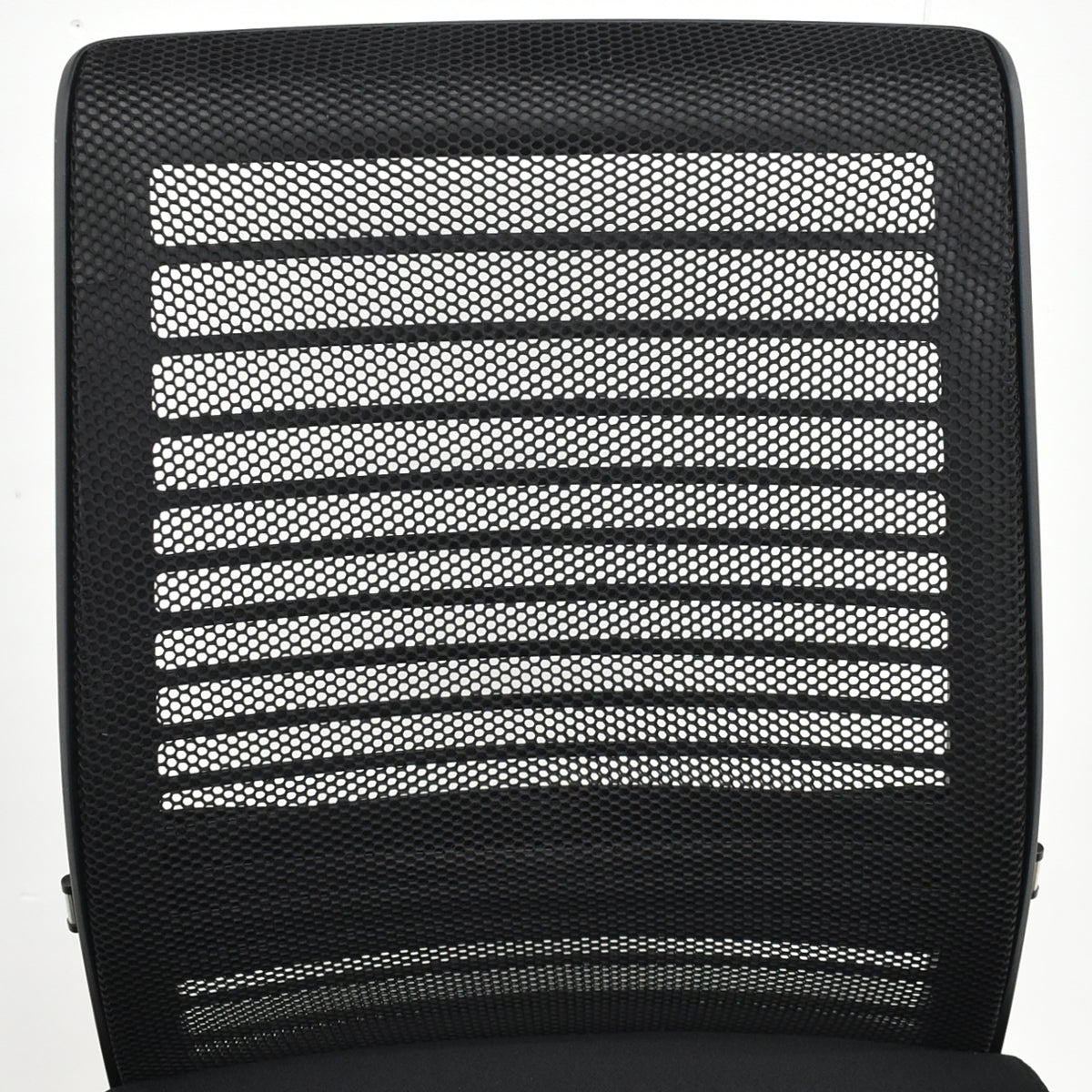 【中古】スチールケース　シンク２　可動肘　ランバーサポート　2025102904【中古オフィス家具】