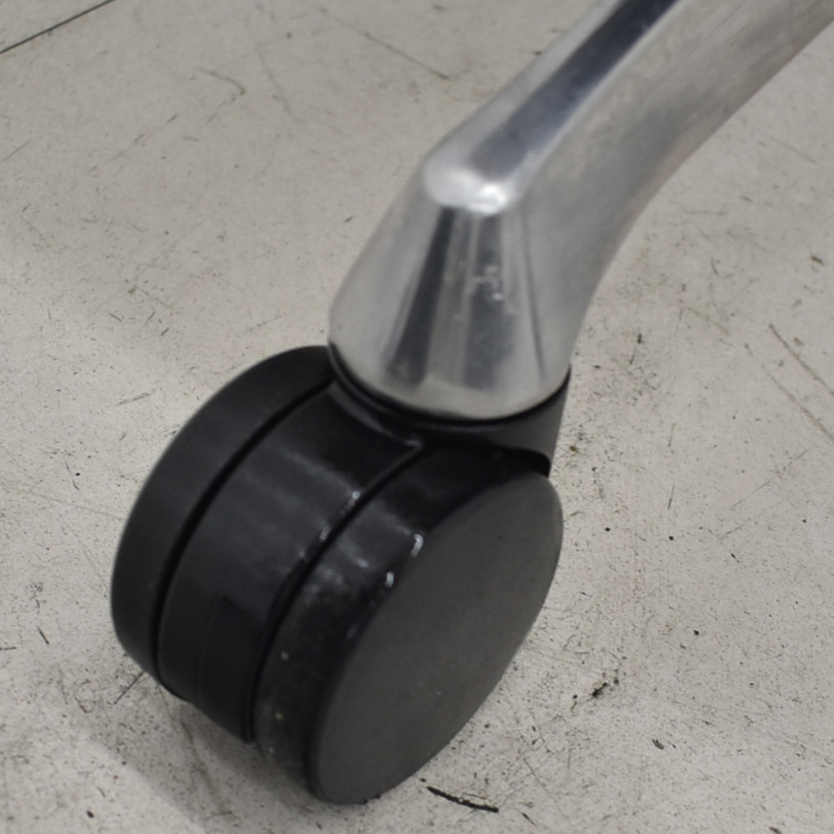 【中古】オカムラ　シルフィー　ハイバック　肘なし　バックカーブアジャスト　前傾機能　ランバーサポート　ポリッシュ　2025103101【中古オフィス家具】