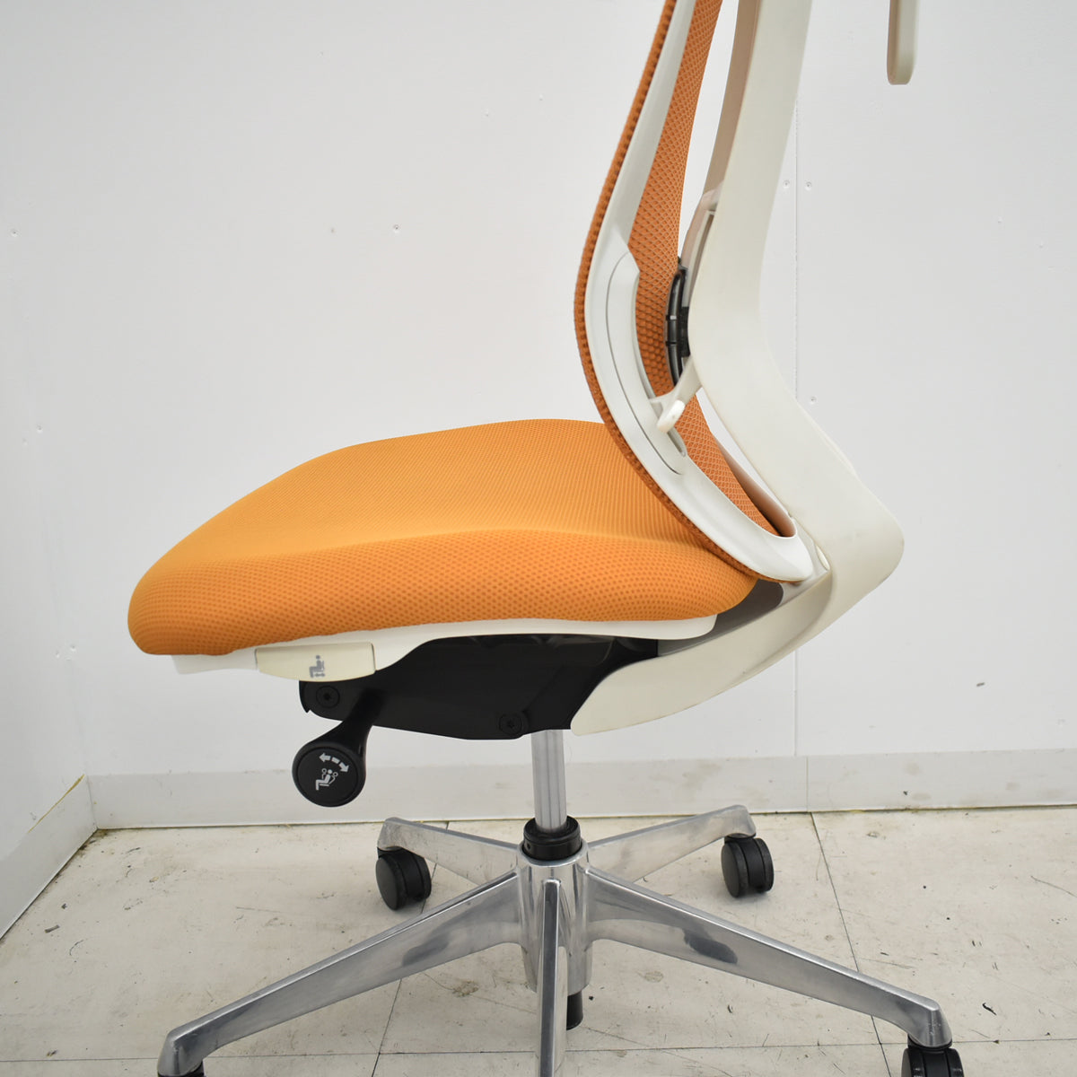 【中古】オカムラ　シルフィー　ハイバック　肘なし　バックカーブアジャスト　前傾機能　ランバーサポート　ポリッシュ　2025103101【中古オフィス家具】