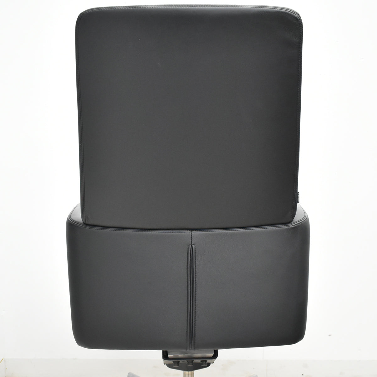 【中古】オカムラ　セフィーロ　エグゼクティブチェア　総革張り　固定肘　ポリッシュ　2025110402【中古オフィス家具】