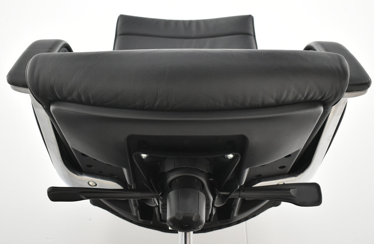 【中古】オカムラ　CEシリーズ　ハイバック　エグゼクティブチェア 固定肘（肘サイドパネル付）総革張り　ポリッシュ　2025110403【中古オフィス家具】