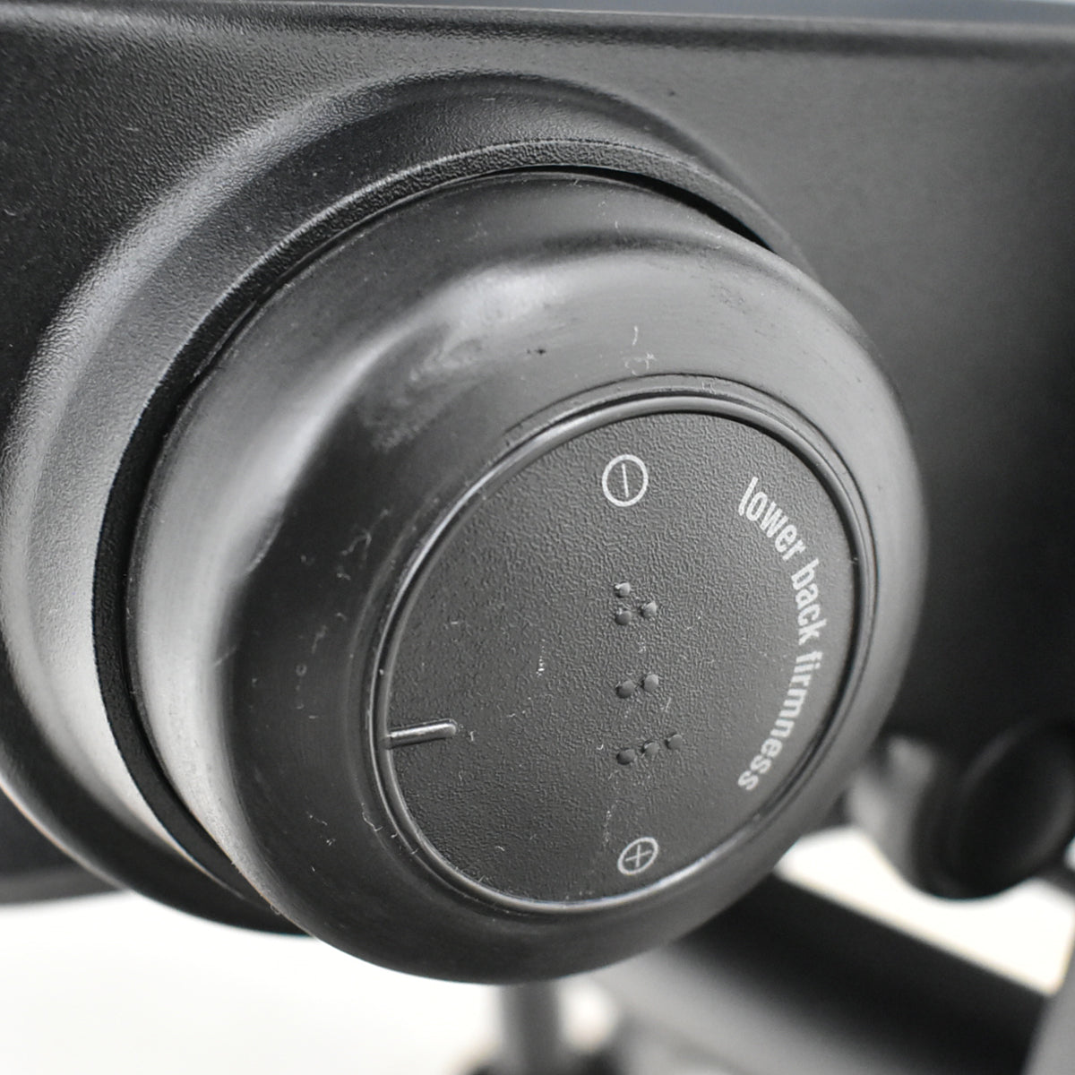 【中古】スチールケース　リープＶ２　可動肘　ランバーサポート　2025110405【中古オフィス家具】