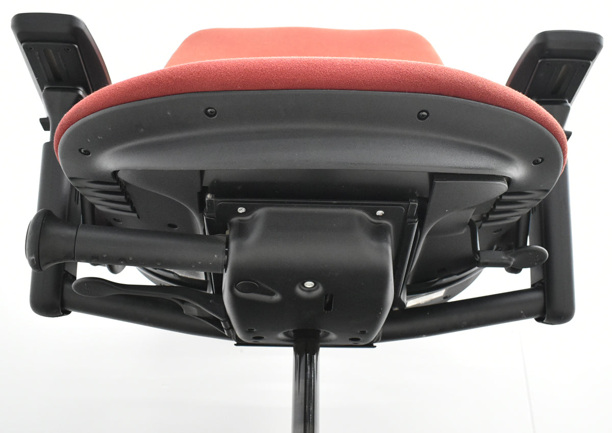 【中古】スチールケース　リープＶ２　可動肘　ランバーサポート　2025110406【中古オフィス家具】