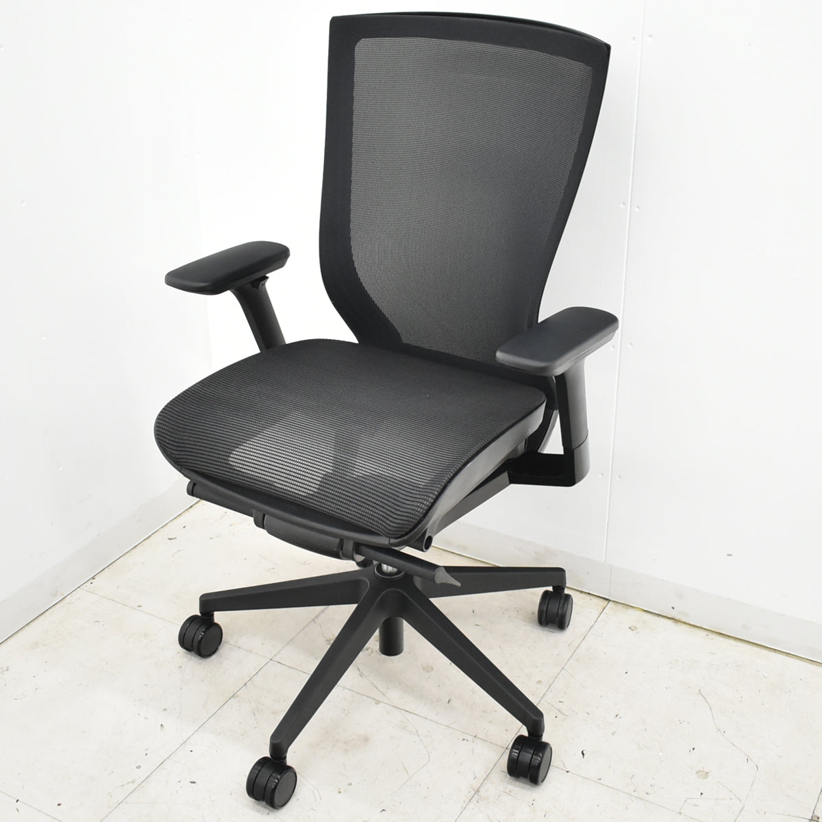 【中古】FURSYS　ファシス　T500　ハイバック　可動肘　2025110407【中古オフィス家具】