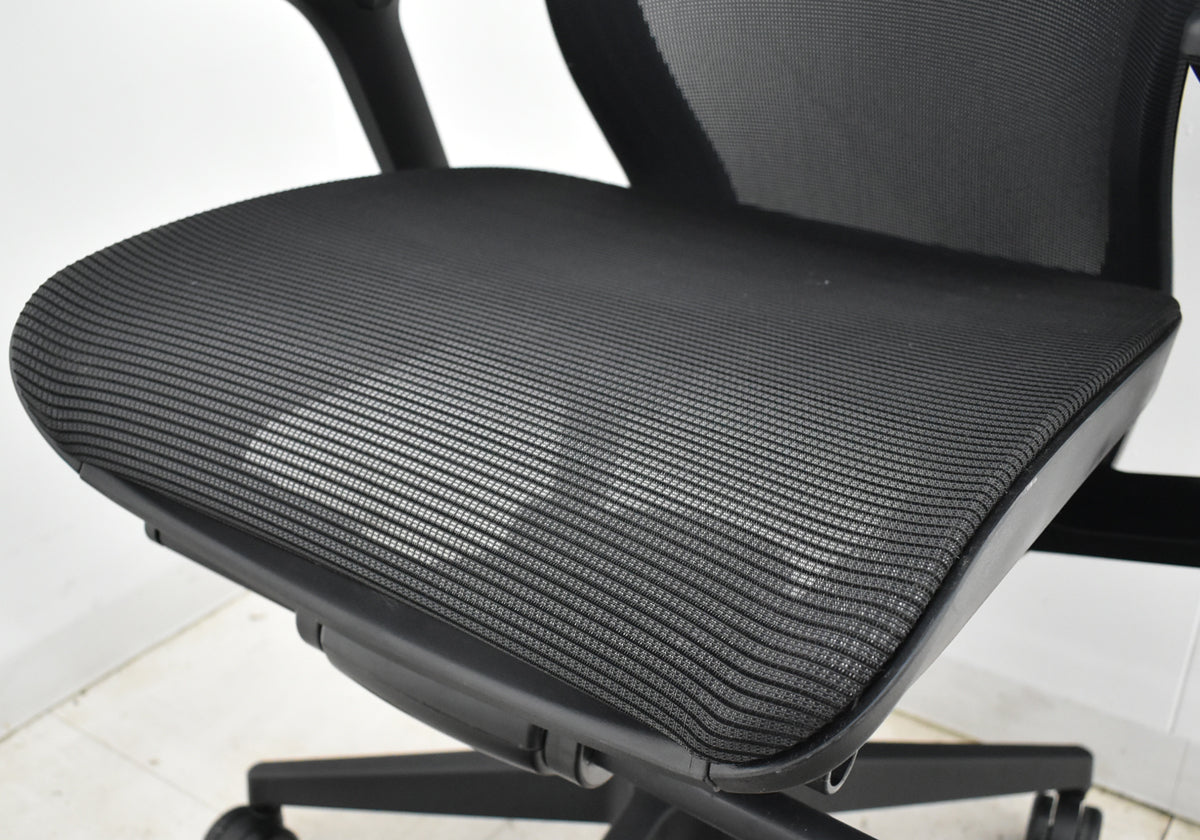 【中古】FURSYS　ファシス　T500　ハイバック　可動肘　2025110407【中古オフィス家具】