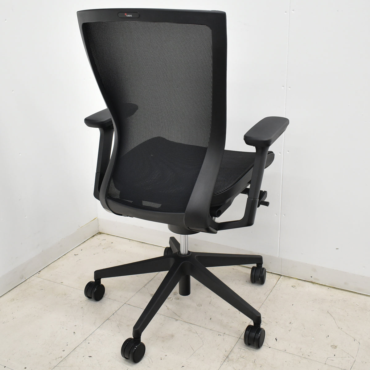 【中古】FURSYS　ファシス　T500　ハイバック　可動肘　2025110407【中古オフィス家具】