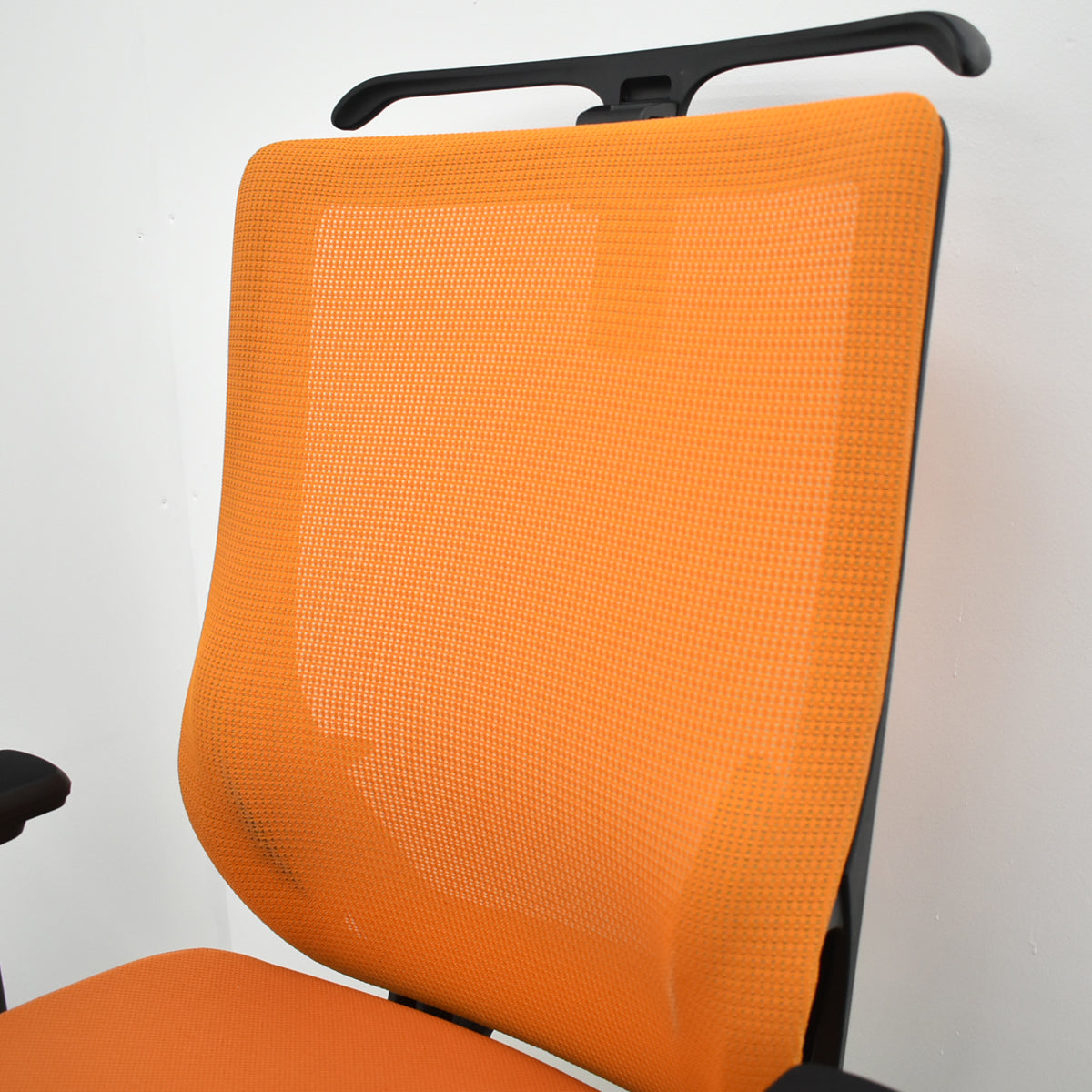 【中古】イトーキ　ミレッザ　ハイバック　可動肘　オートマチックランバーテンション　ハンガー　シルバー脚　2019年製　2025110408【中古オフィス家具】