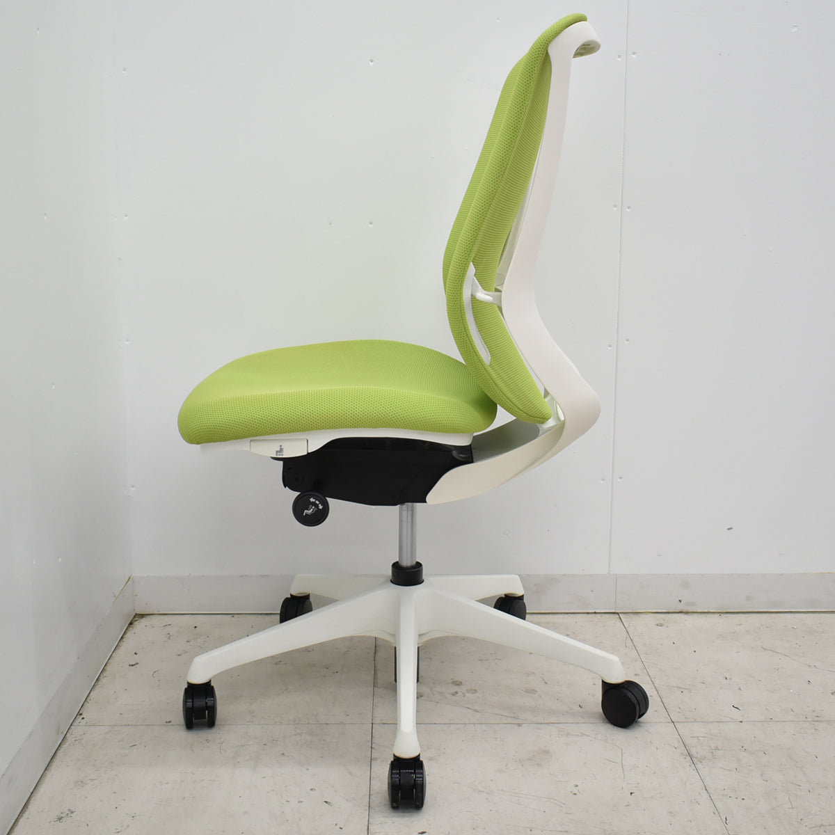 【中古】オカムラ　シルフィー　ハイバック　バックカーブアジャスト　前傾機能　2020年製　2025110409【中古オフィス家具】