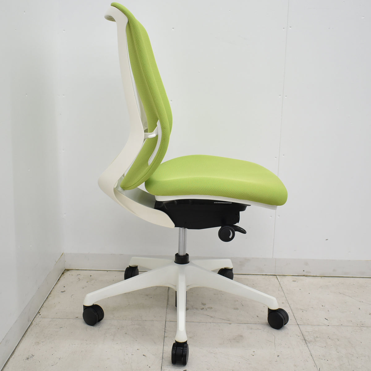 【中古】オカムラ　シルフィー　ハイバック　バックカーブアジャスト　前傾機能　2020年製　2025110409【中古オフィス家具】