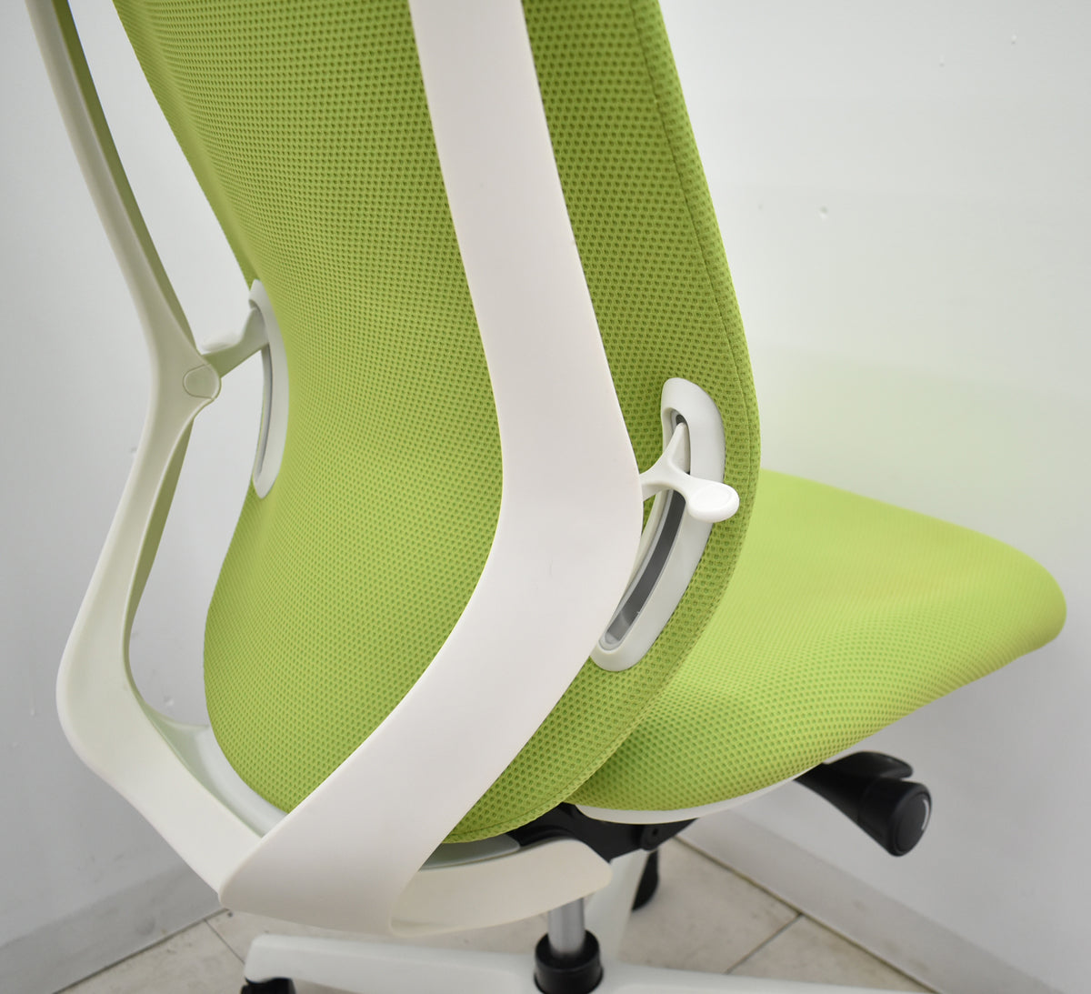 【中古】オカムラ　シルフィー　ハイバック　バックカーブアジャスト　前傾機能　2020年製　2025110409【中古オフィス家具】