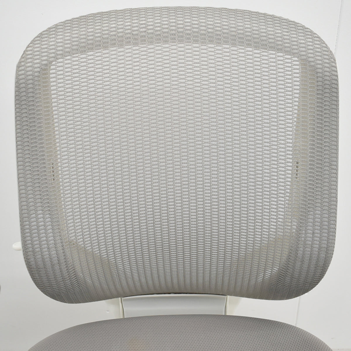 【中古】オカムラ　シルフィー　ローバック　固定肘　前傾機能　バックカーブアジャスト　2025110502【中古オフィス家具】