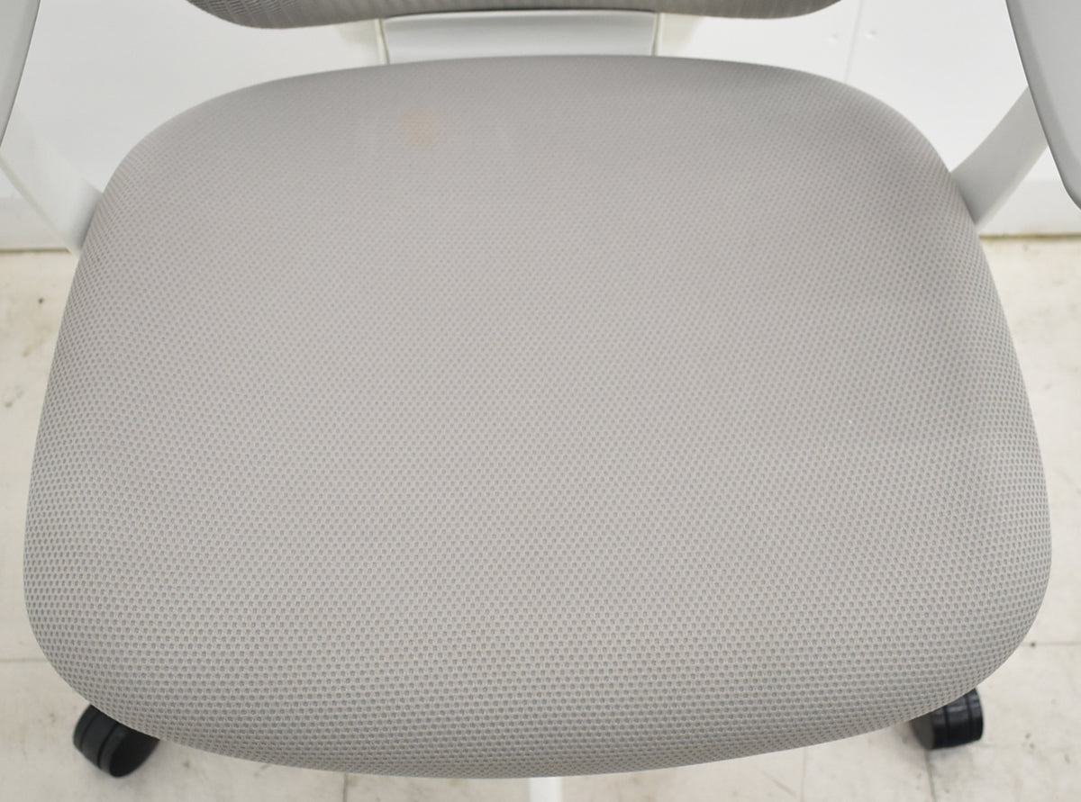 【中古】オカムラ　シルフィー　ローバック　固定肘　前傾機能　バックカーブアジャスト　2025110502【中古オフィス家具】