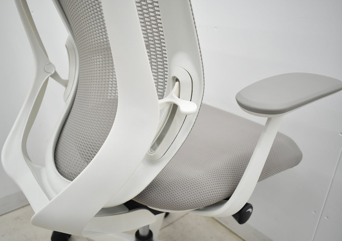 【中古】オカムラ　シルフィー　ローバック　固定肘　前傾機能　バックカーブアジャスト　2025110502【中古オフィス家具】