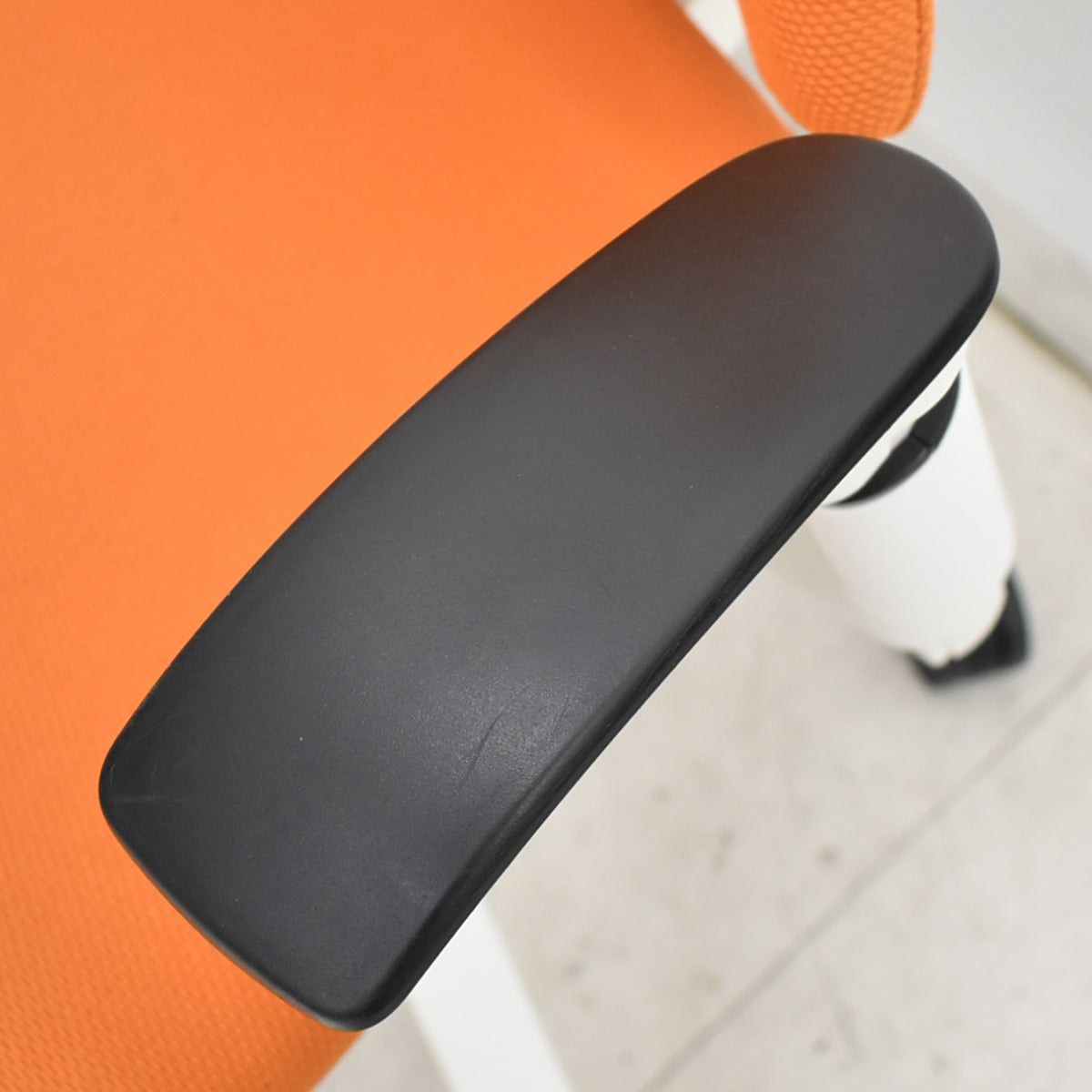 【中古】イトーキ　ｆ・エフチェア　ハイバック　可動肘　2025110503【中古オフィス家具】